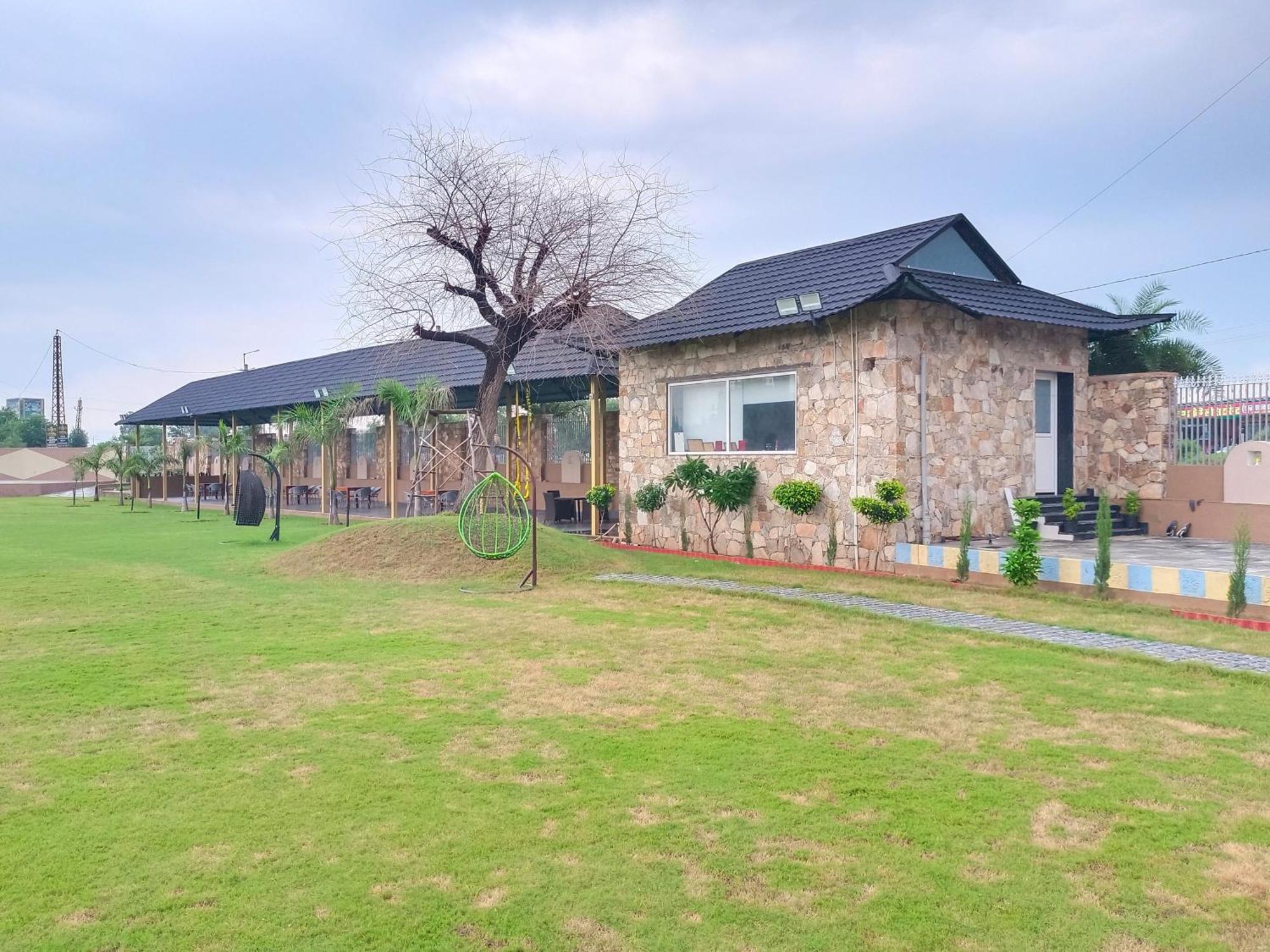 Royal Rajasthan Resort Sikar Eksteriør billede